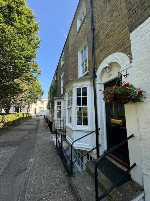 2 Bed Georgian Cottage, Ramsgate Exterior foto